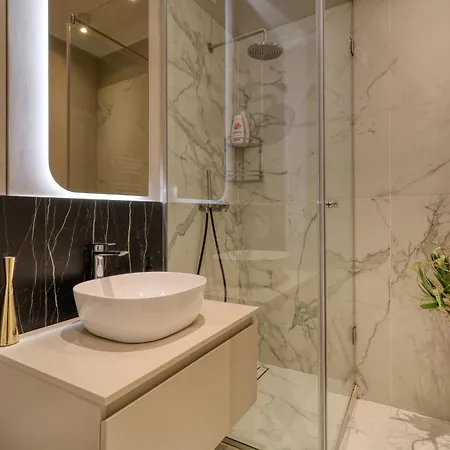 Urban Chic Sanctuary *